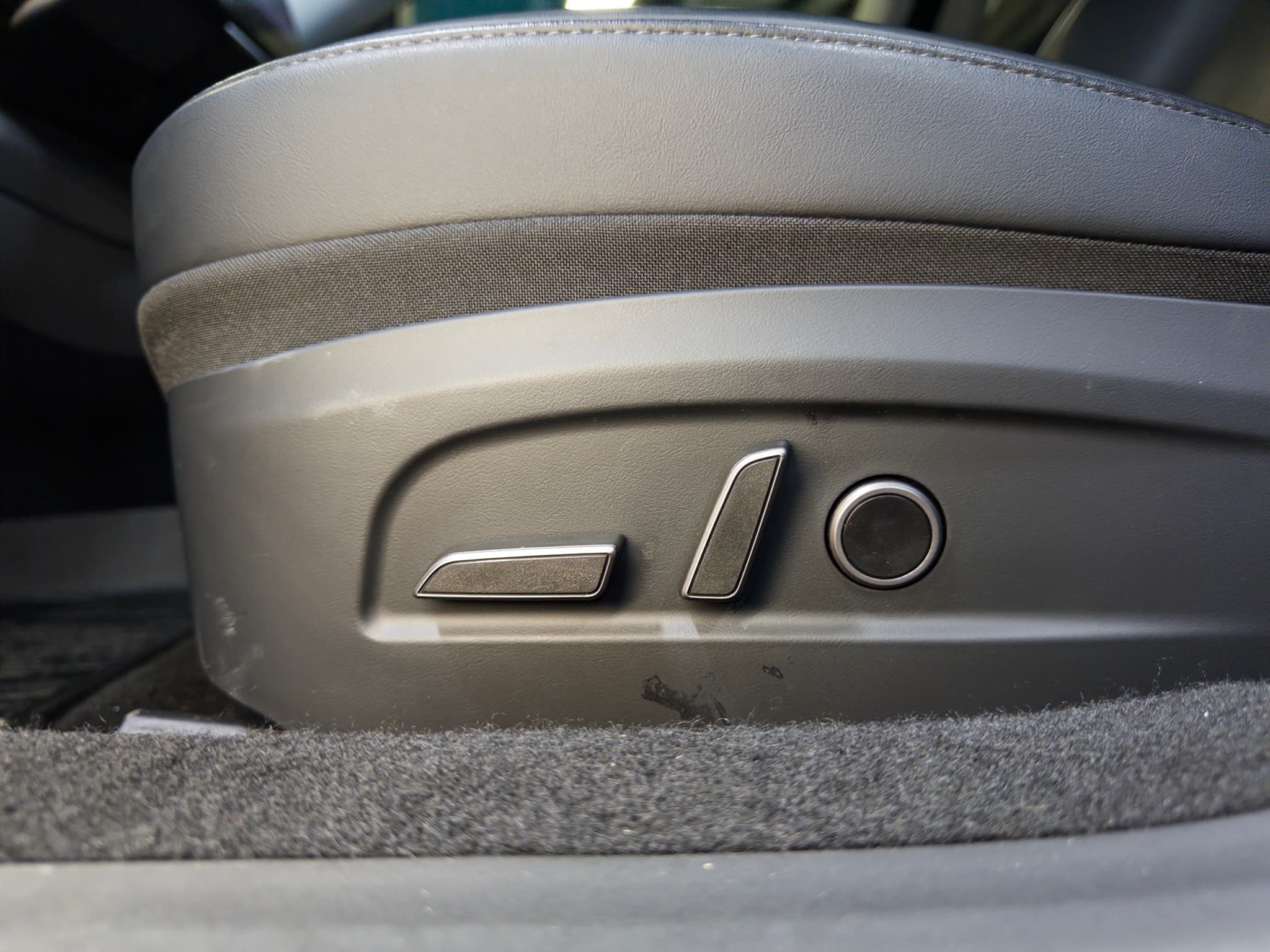 2025 Tesla Model 3 view 7