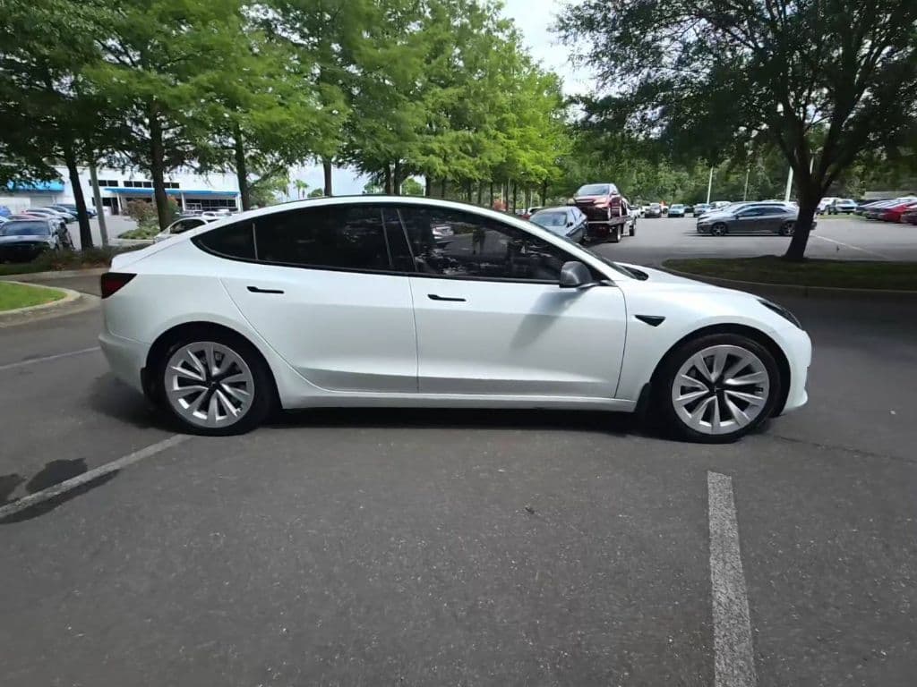 2021 Tesla Model 3 view 4