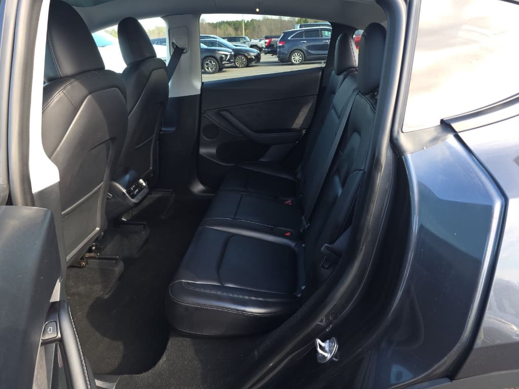 2024 Tesla Model Y view 6