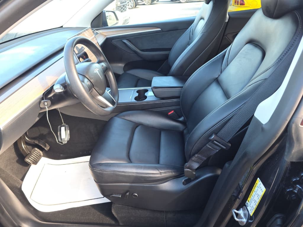 2024 Tesla Model Y view 5