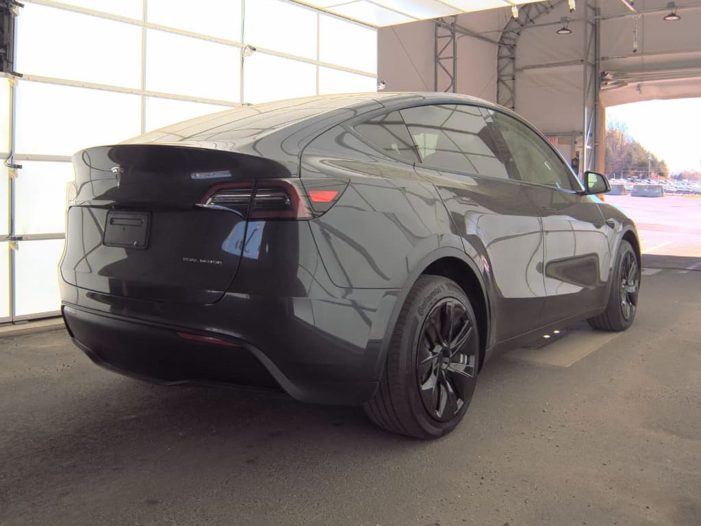 2024 Tesla Model Y view 3