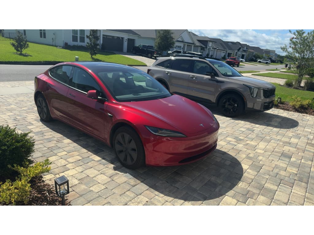 2025 Tesla Model 3 view 4