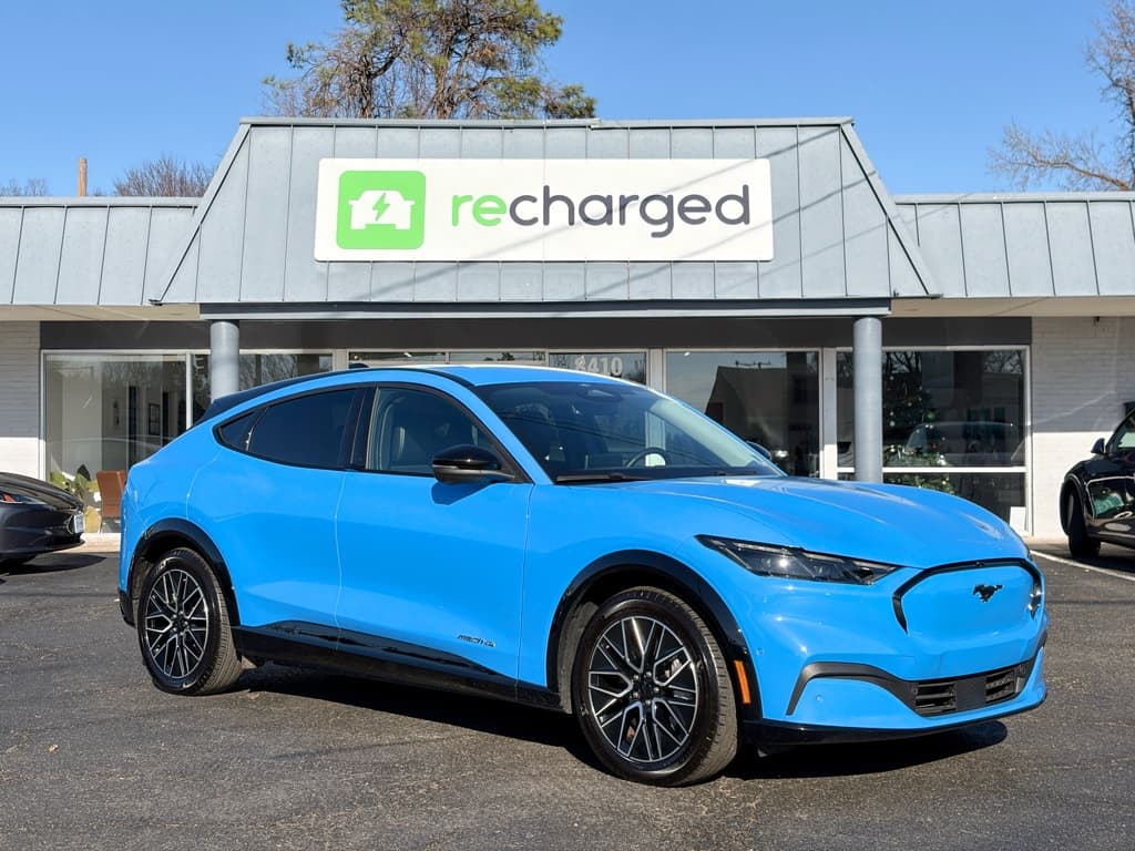 2024 Ford Mustang Mach-E view 4