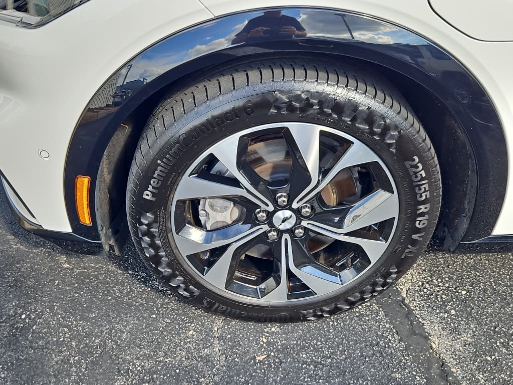 2021 Ford Mustang Mach-E view 27