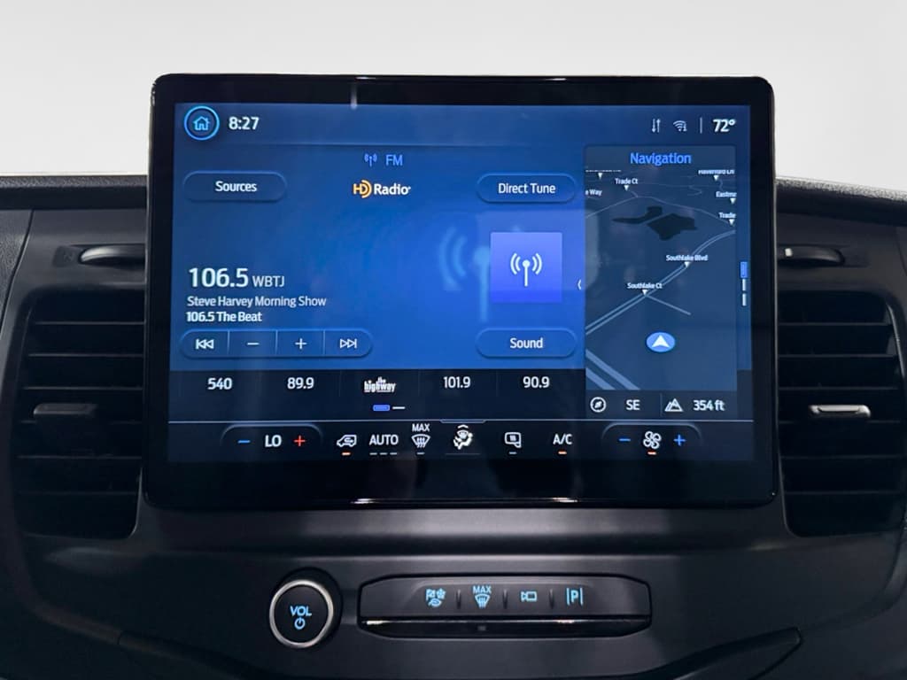 2022 Ford E-Transit view 11