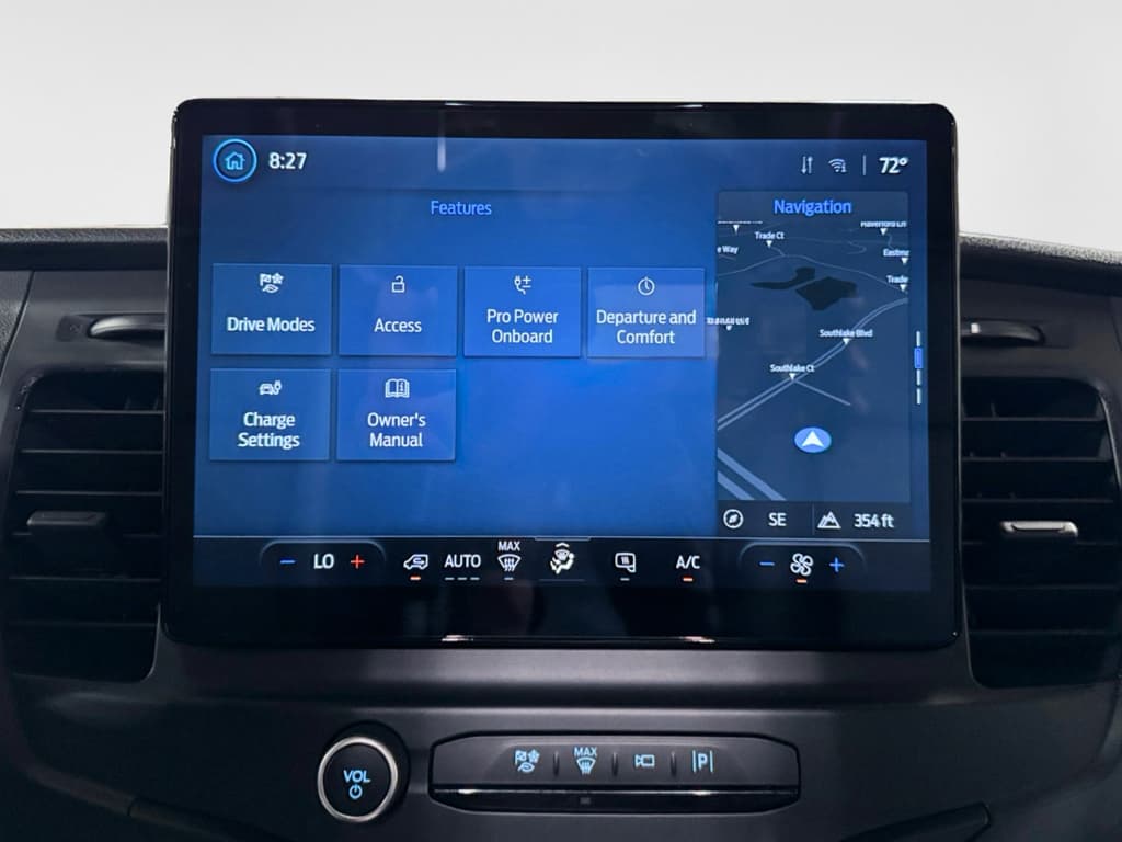 2022 Ford E-Transit view 13
