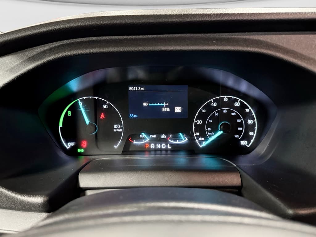 2022 Ford E-Transit view 9