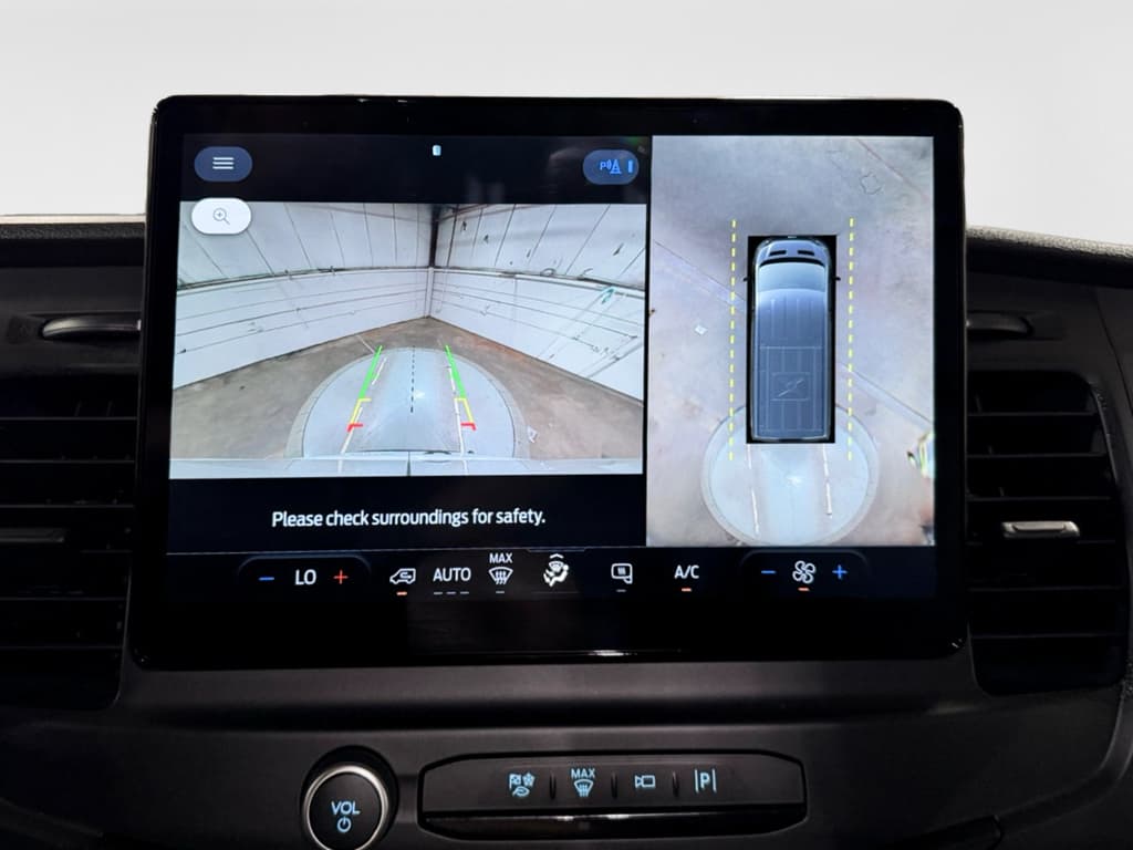 2022 Ford E-Transit view 14