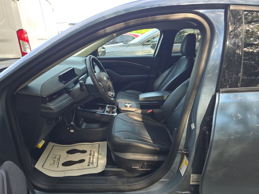 2024 Ford Mustang Mach-E view 5