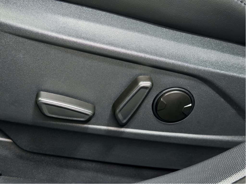 2023 Ford Mustang Mach-E view 7