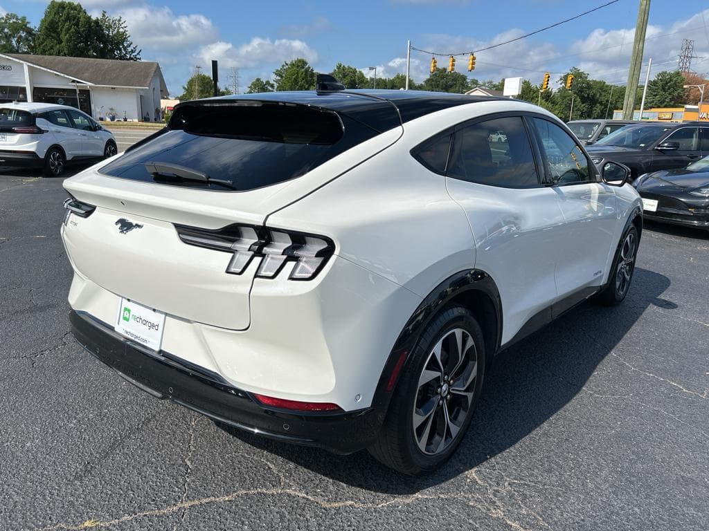 2021 Ford Mustang Mach-E view 3