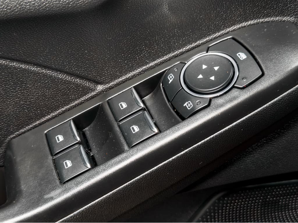 2025 Ford Escape view 7
