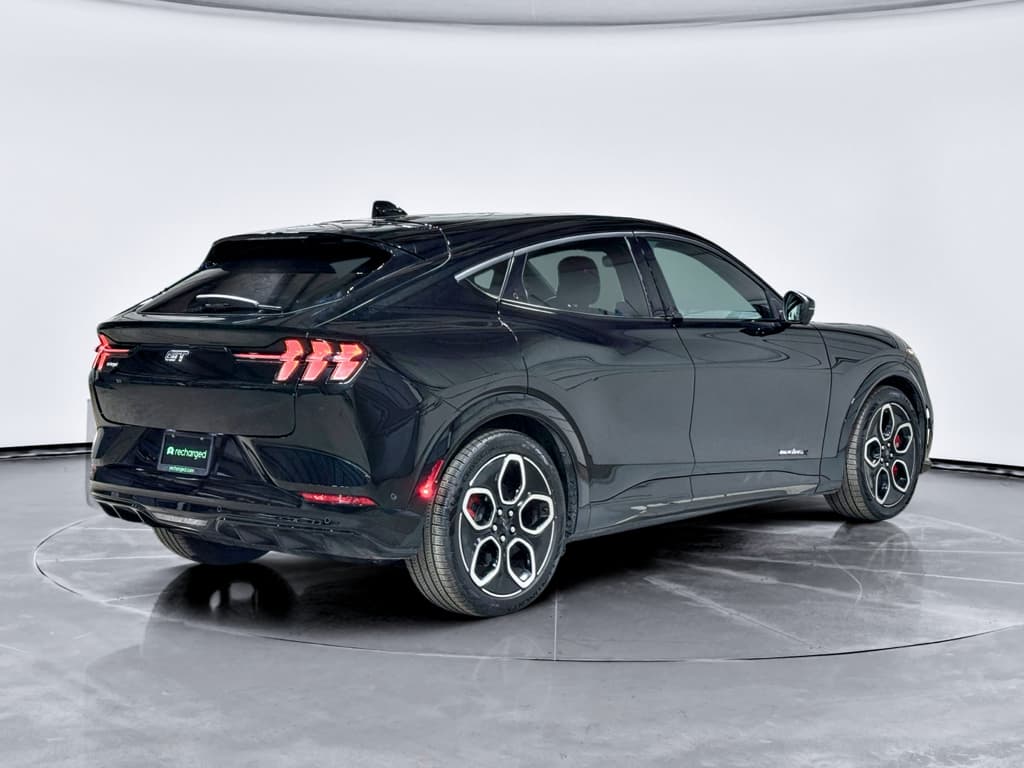 2024 Ford Mustang Mach-E view 3