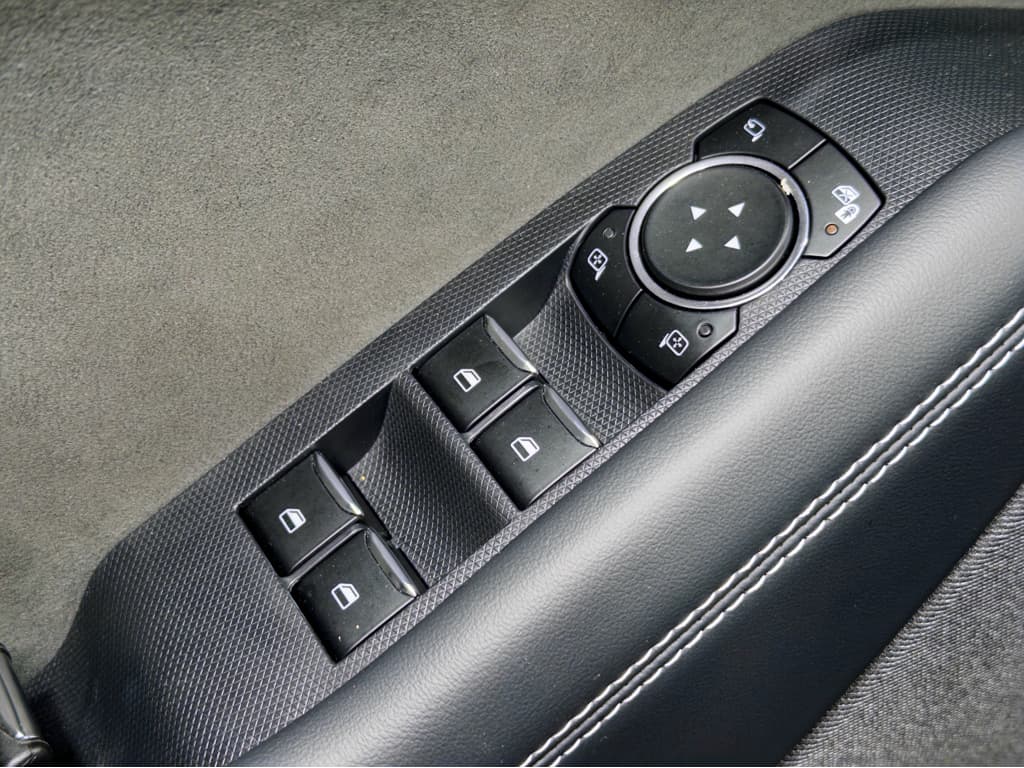 2024 Ford Mustang Mach-E view 7