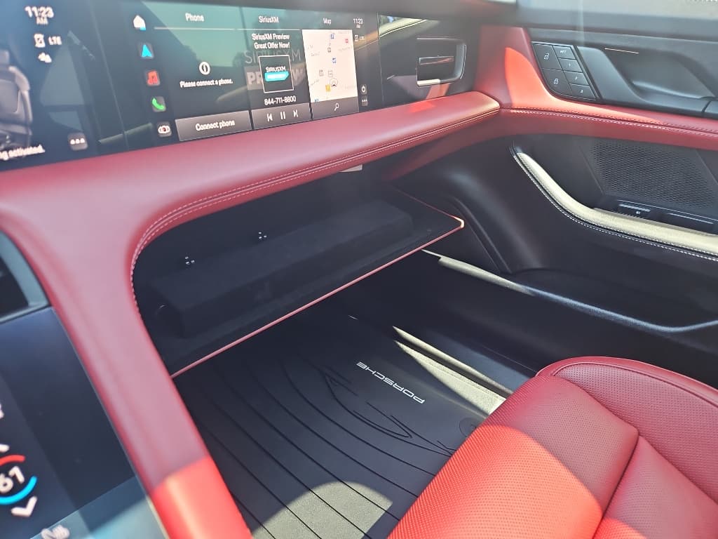 2023 Porsche Taycan view 19
