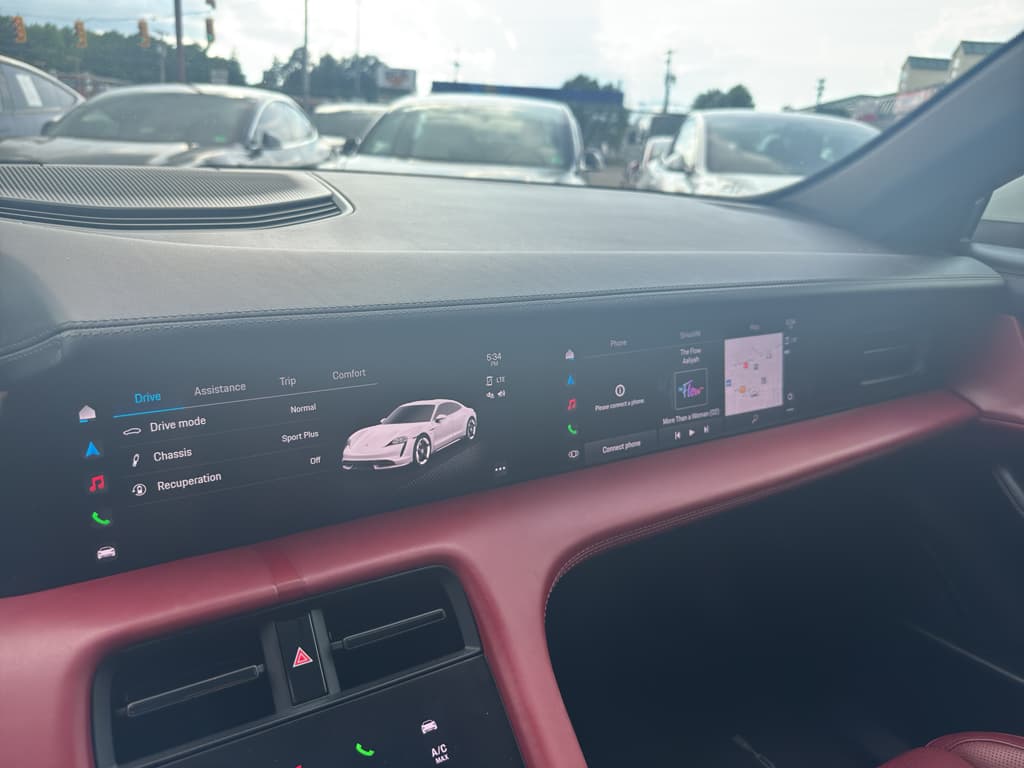 2023 Porsche Taycan view 11