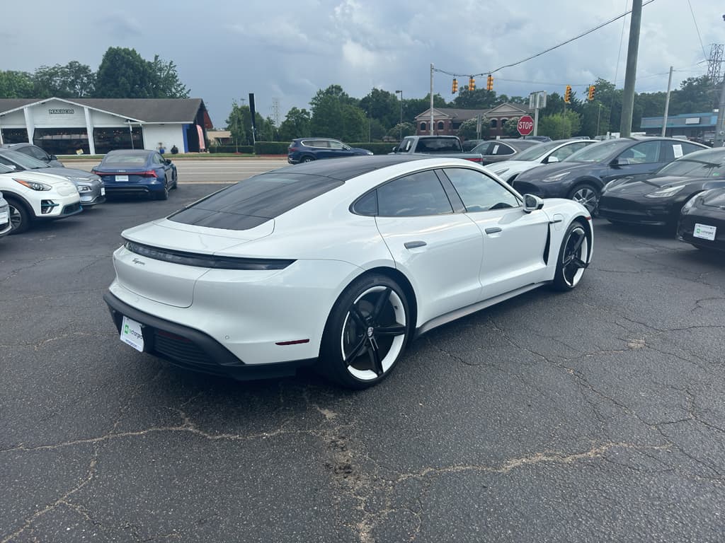 2023 Porsche Taycan view 3