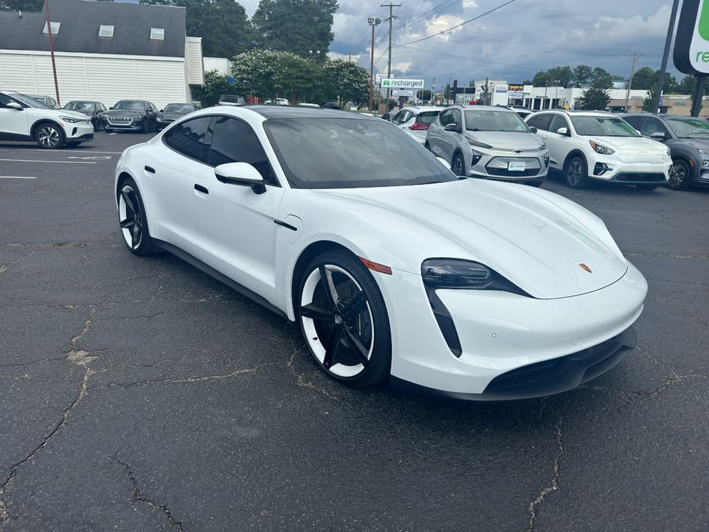 2023 Porsche Taycan view 4