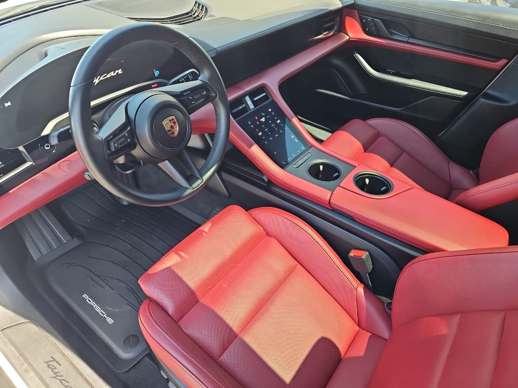 2023 Porsche Taycan view 16