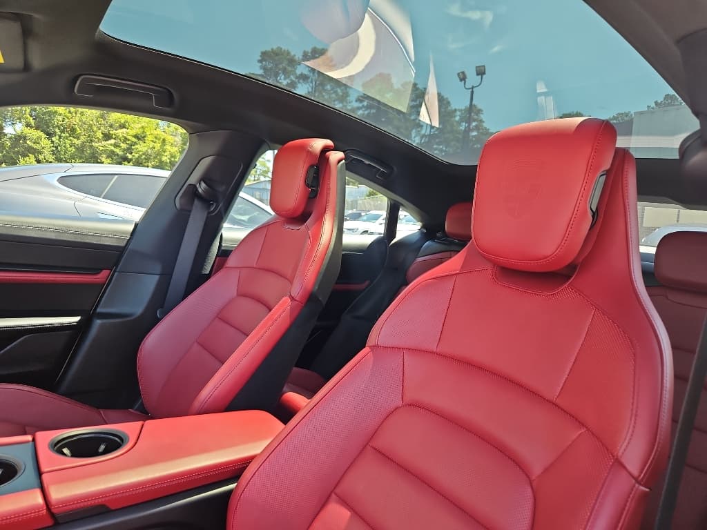 2023 Porsche Taycan view 21
