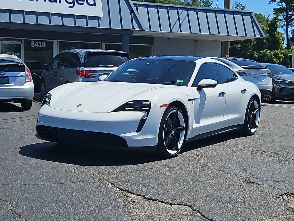 2023 Porsche Taycan view 5