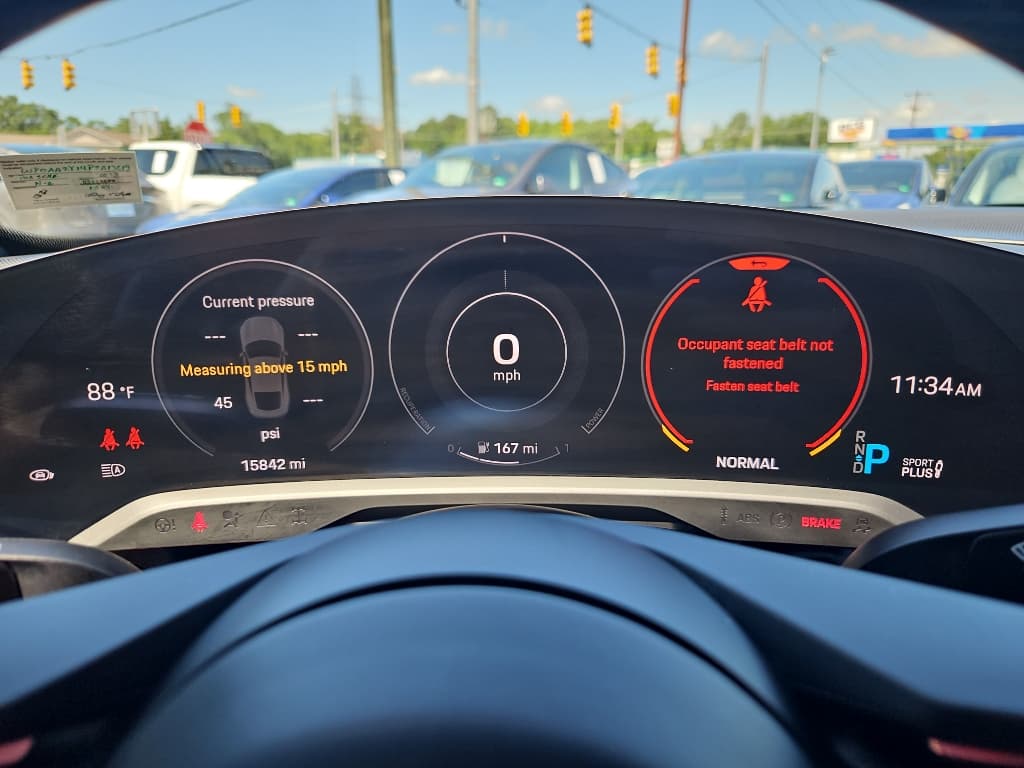 2023 Porsche Taycan view 10
