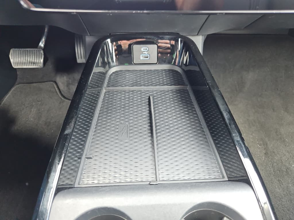 2022 Ford Mustang Mach-E view 21