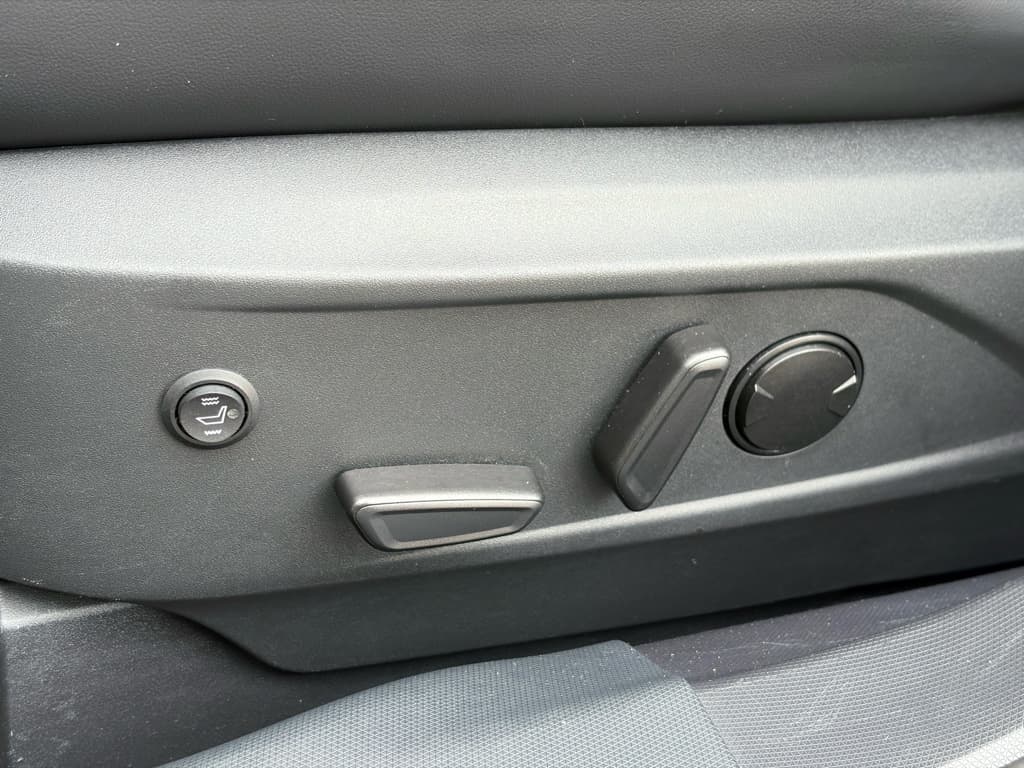 2022 Ford Mustang Mach-E view 6