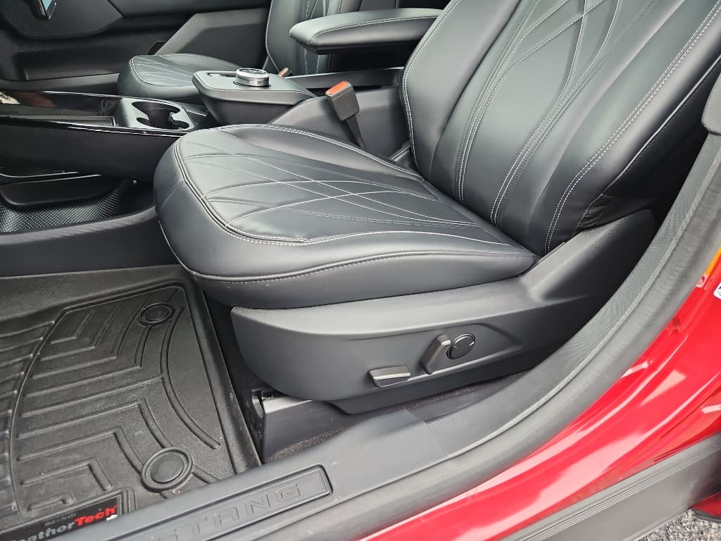 2022 Ford Mustang Mach-E view 8