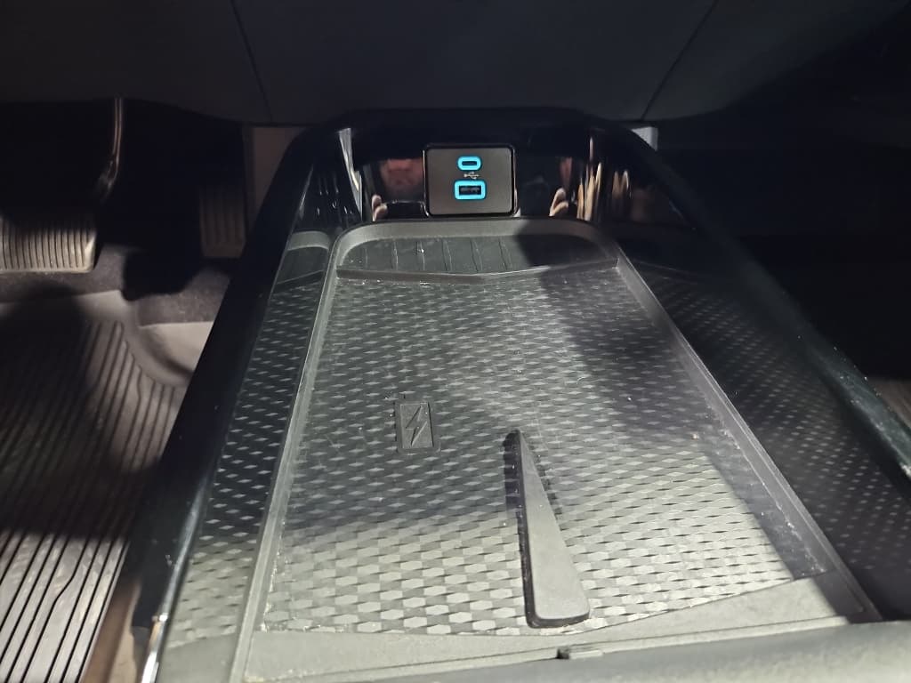 2023 Ford Mustang Mach-E view 17