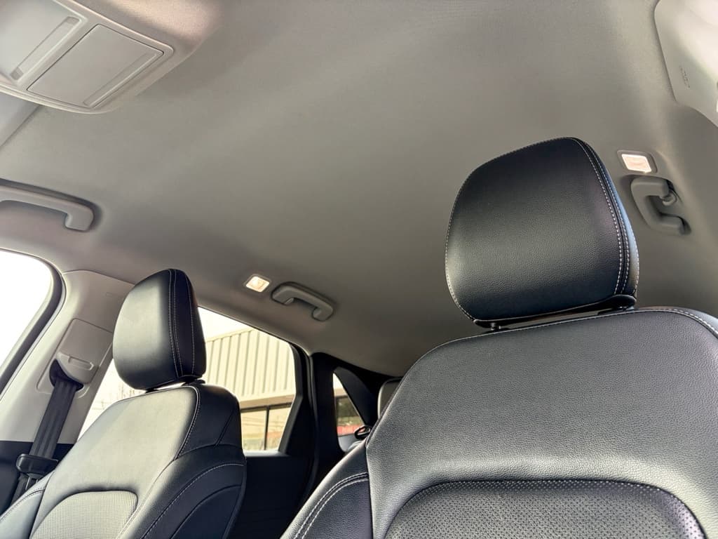 2022 Ford Escape Hybrid view 25