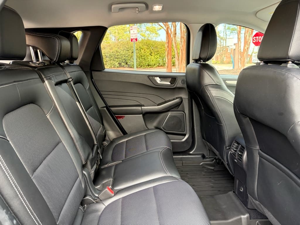 2022 Ford Escape Hybrid view 23