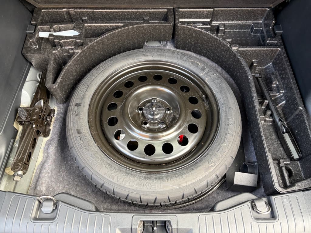 2022 Ford Escape Hybrid view 27