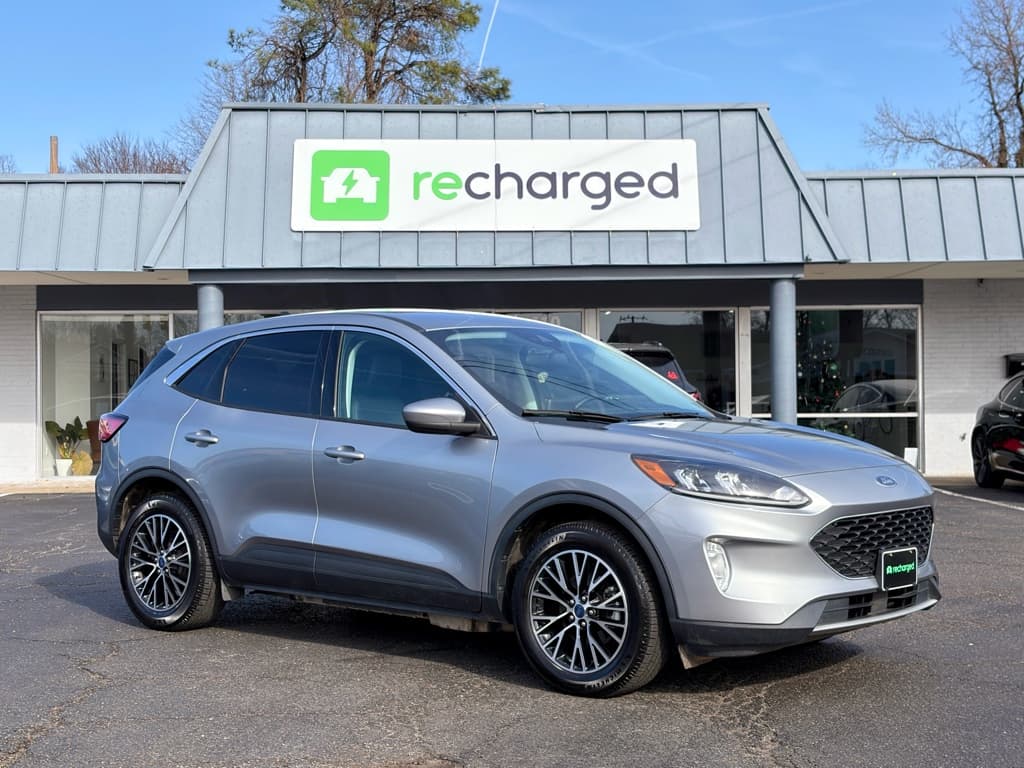 2022 Ford Escape Hybrid view 4