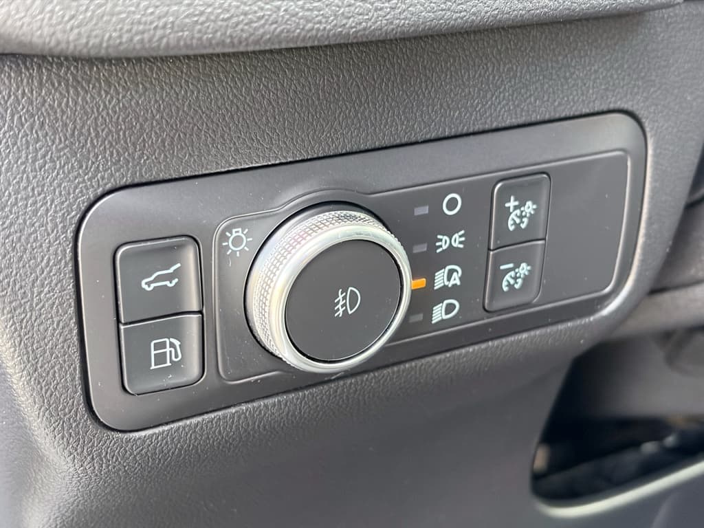 2022 Ford Escape Hybrid view 16