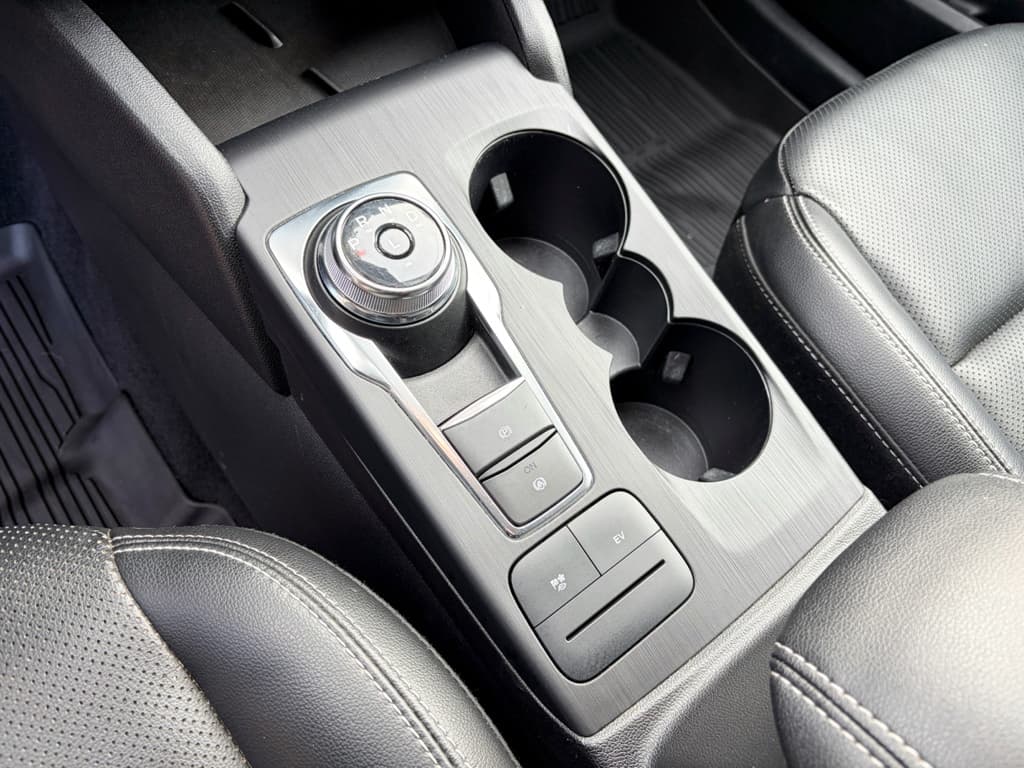 2022 Ford Escape Hybrid view 20