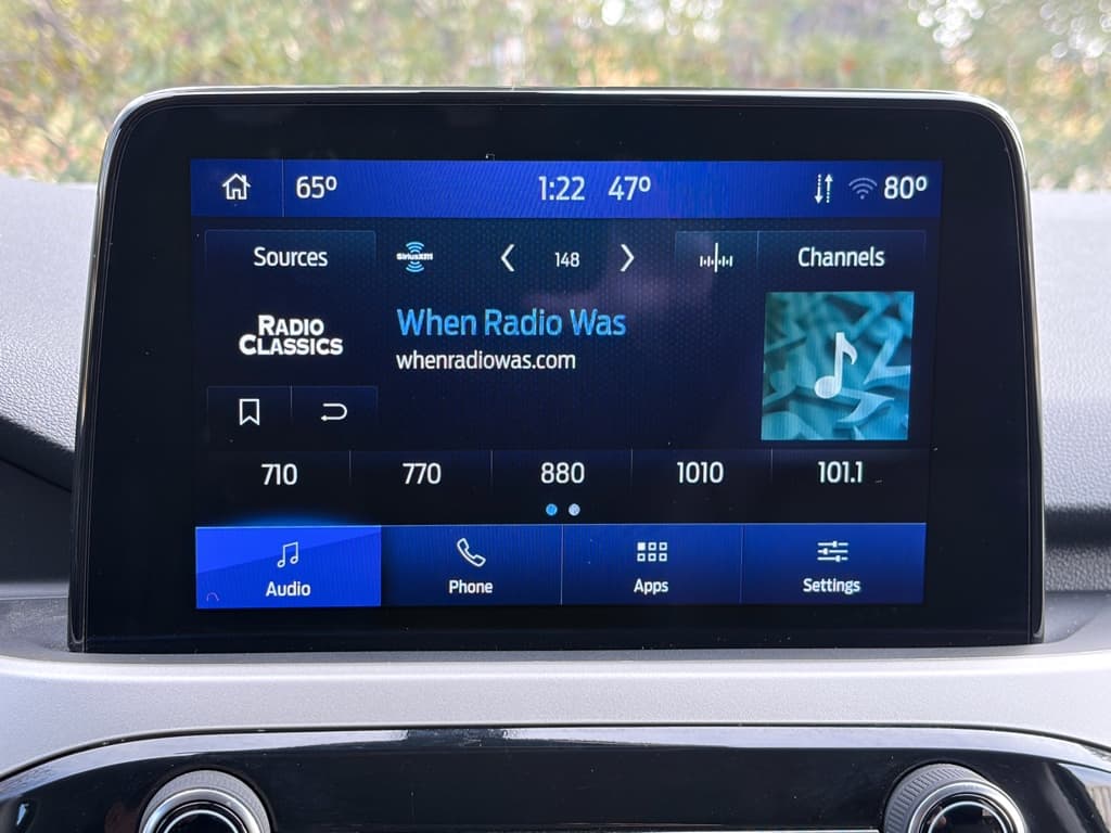 2022 Ford Escape Hybrid view 10