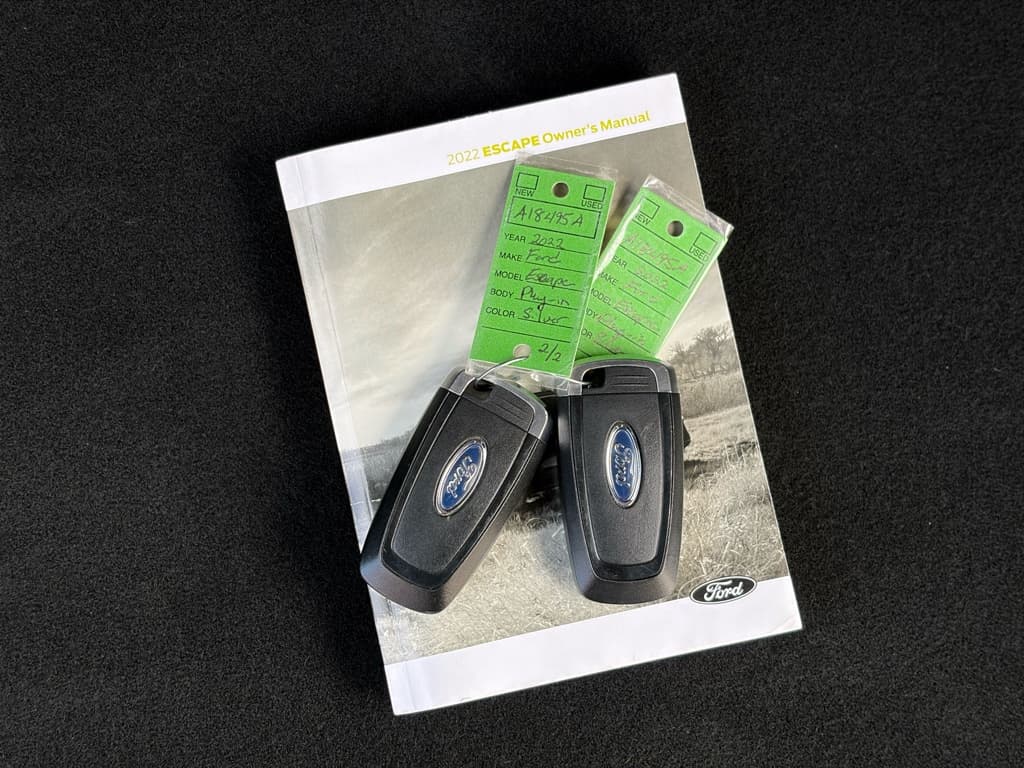 2022 Ford Escape Hybrid view 24