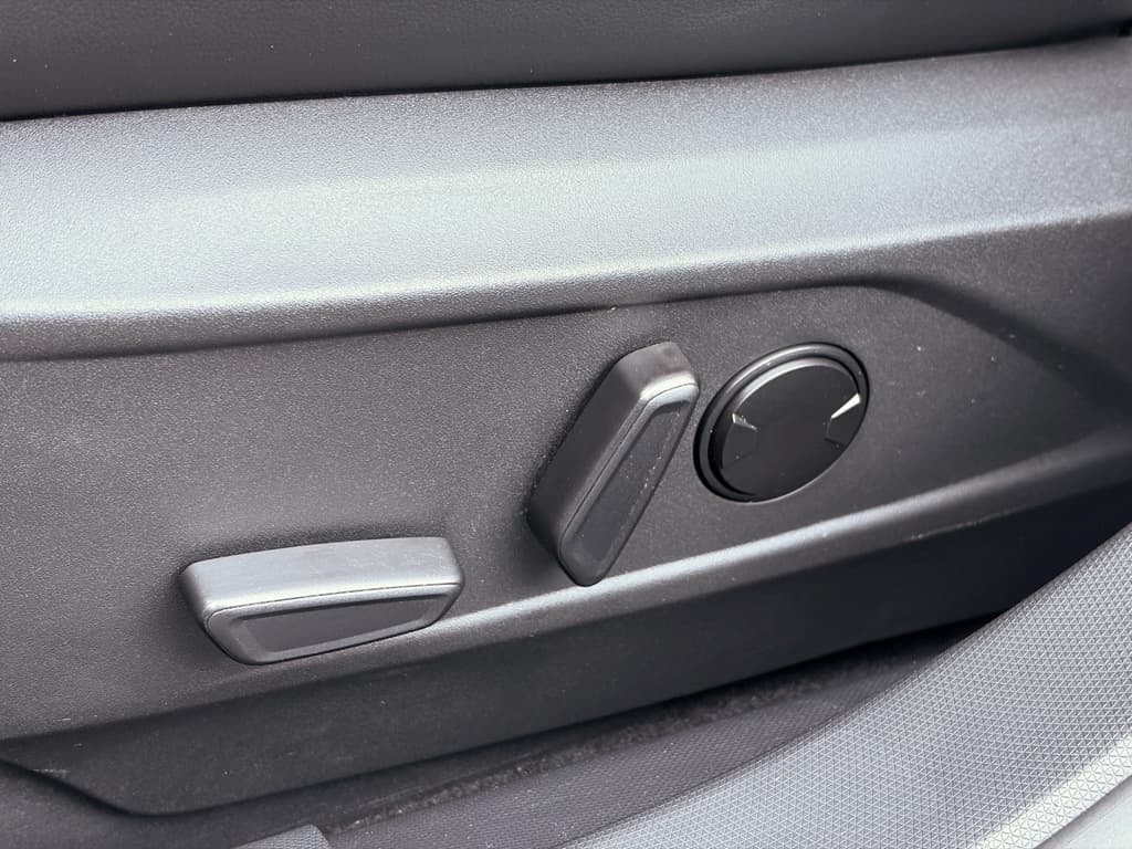 2022 Ford Mustang Mach-E view 6