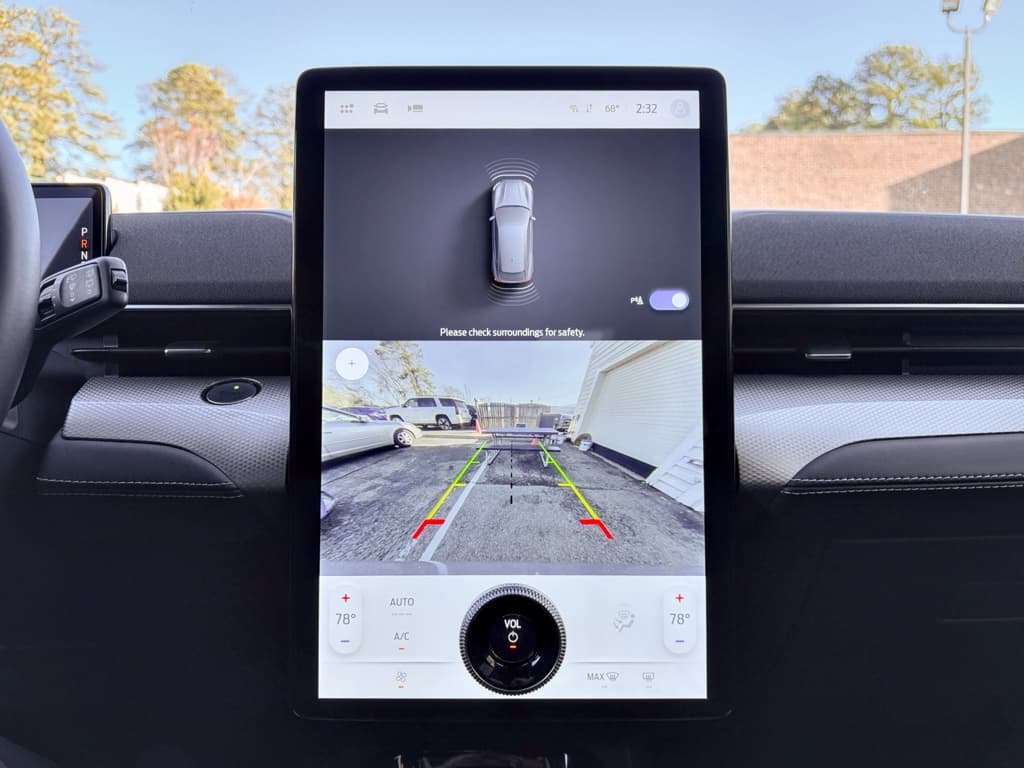 2022 Ford Mustang Mach-E view 15