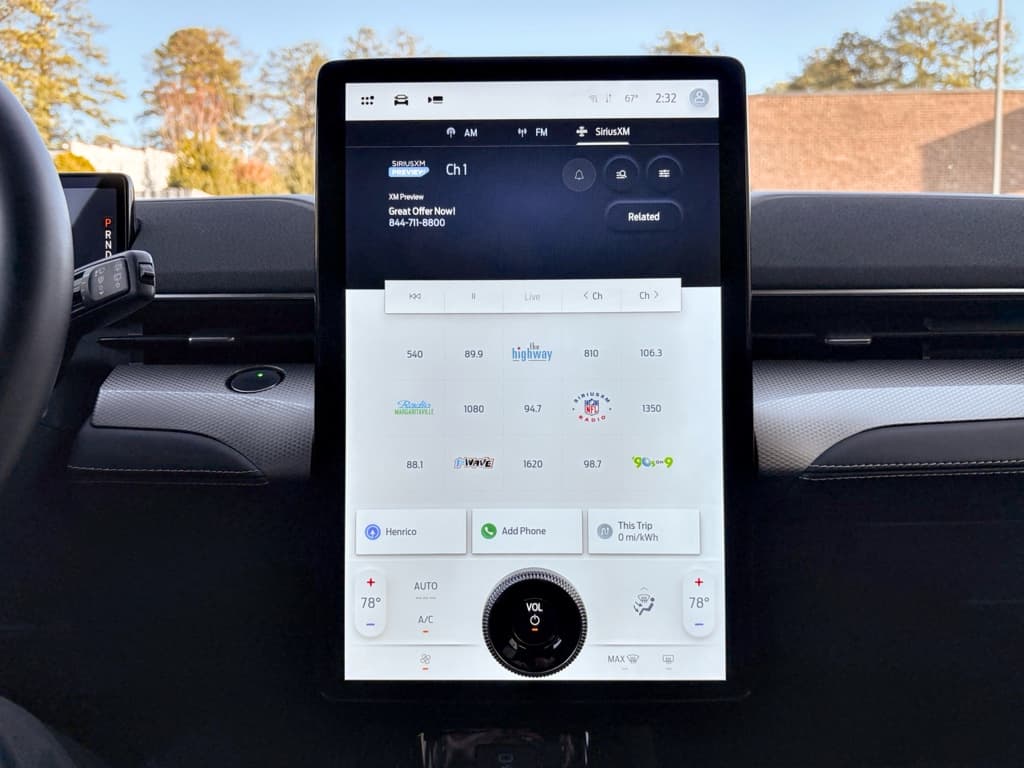 2022 Ford Mustang Mach-E view 10