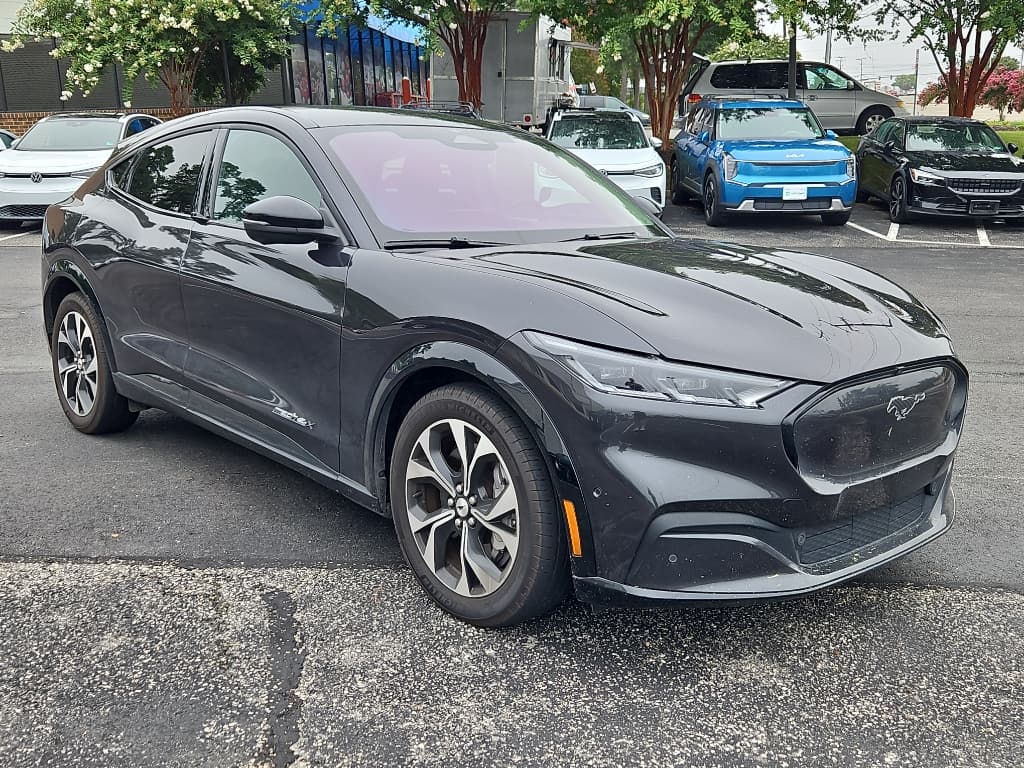2022 Ford Mustang Mach-E view 4