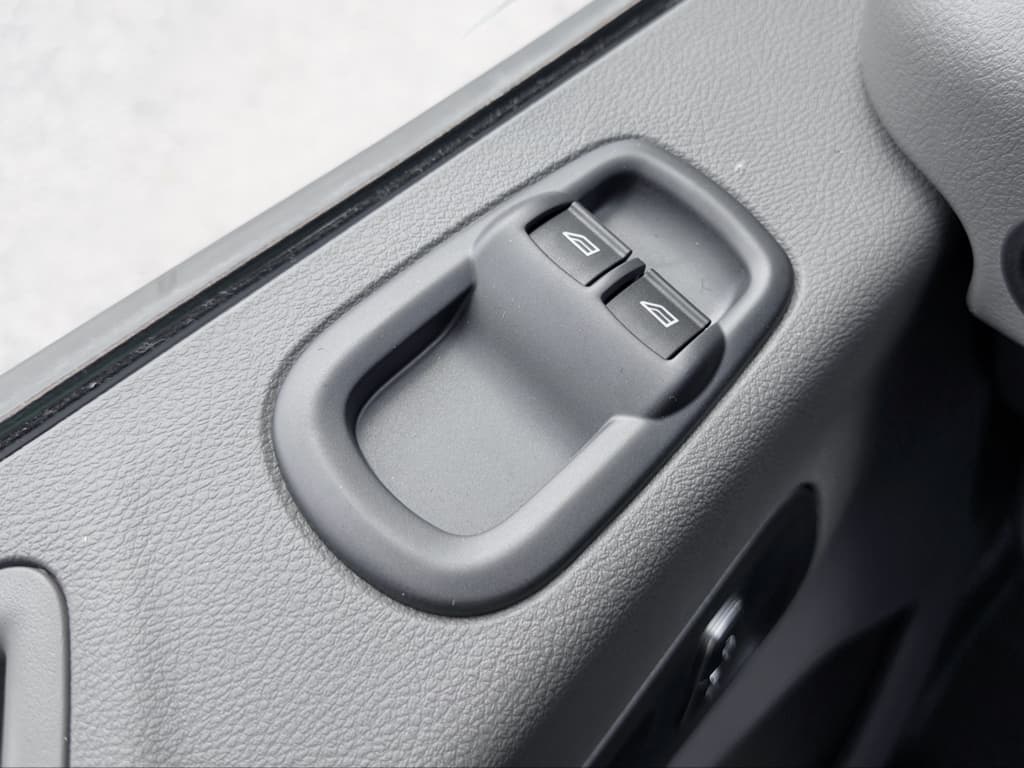 2024 Ford E-Transit view 8