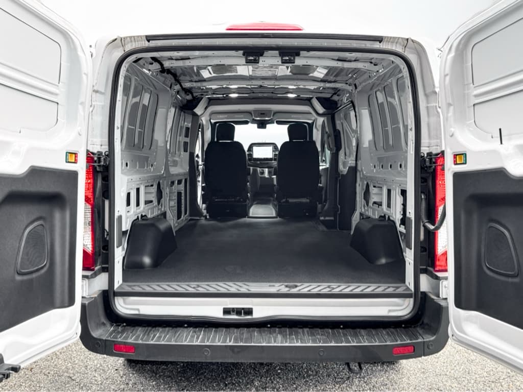 2024 Ford E-Transit view 24