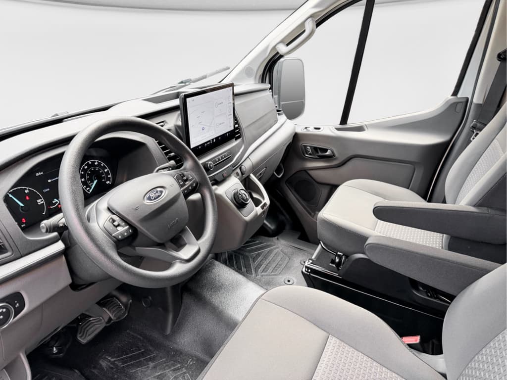 2024 Ford E-Transit view 19