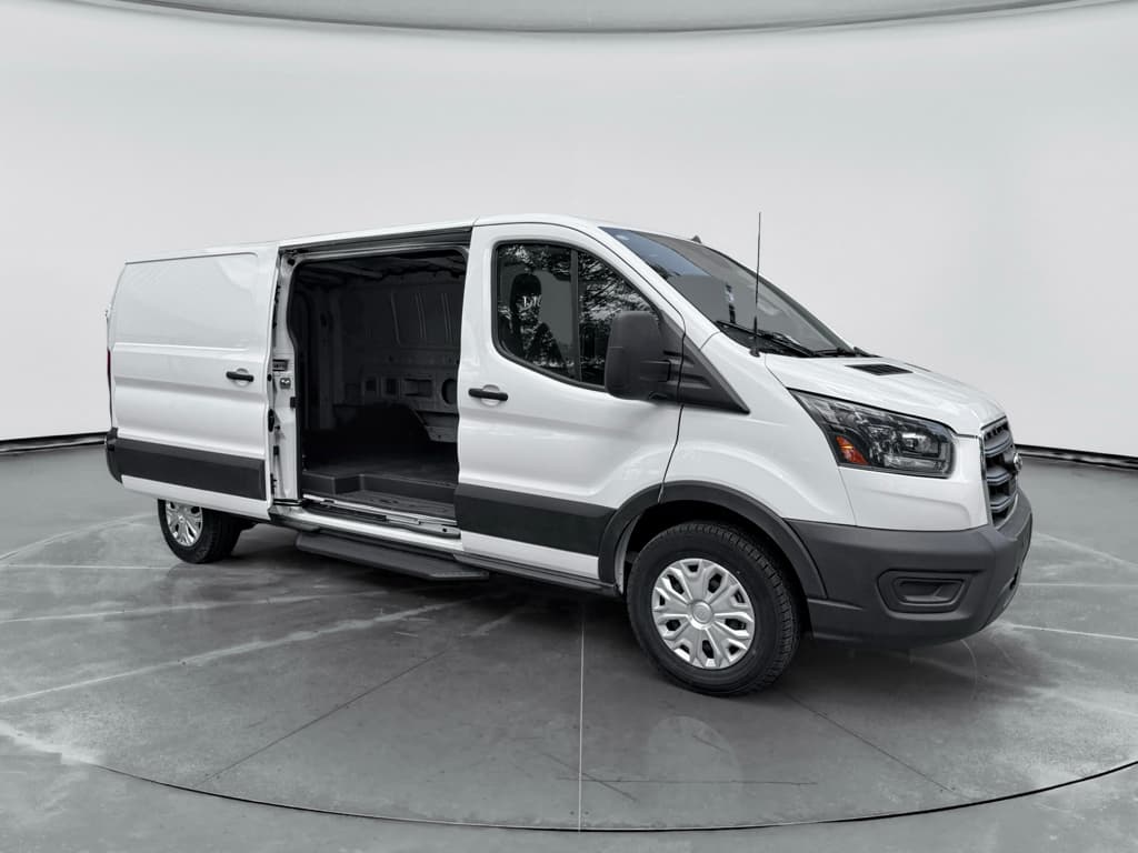 2024 Ford E-Transit view 22