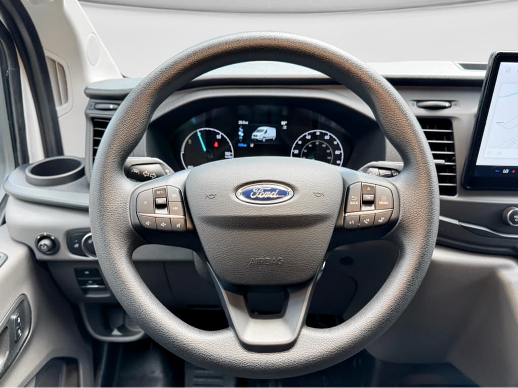 2024 Ford E-Transit view 9