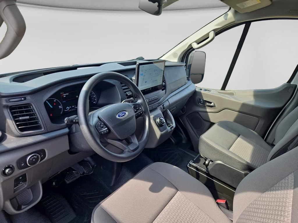 2024 Ford E-Transit view 17