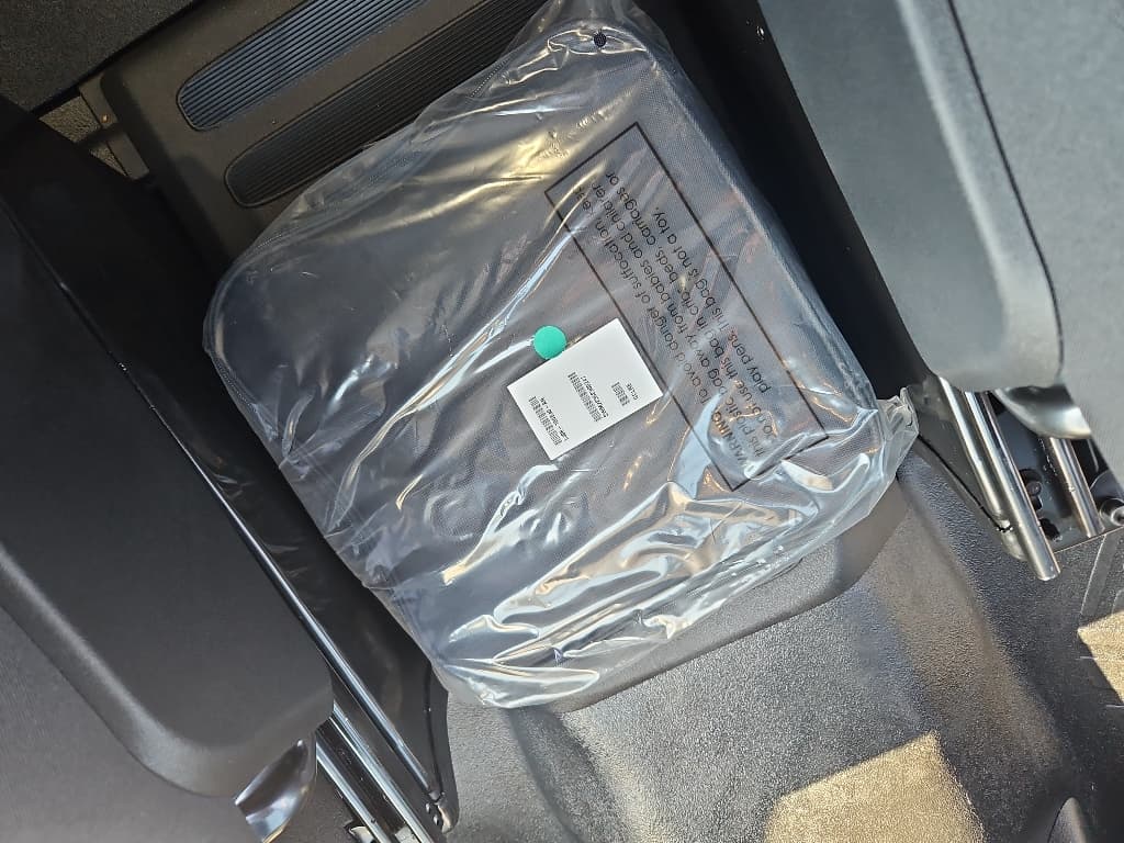 2024 Ford E-Transit view 6