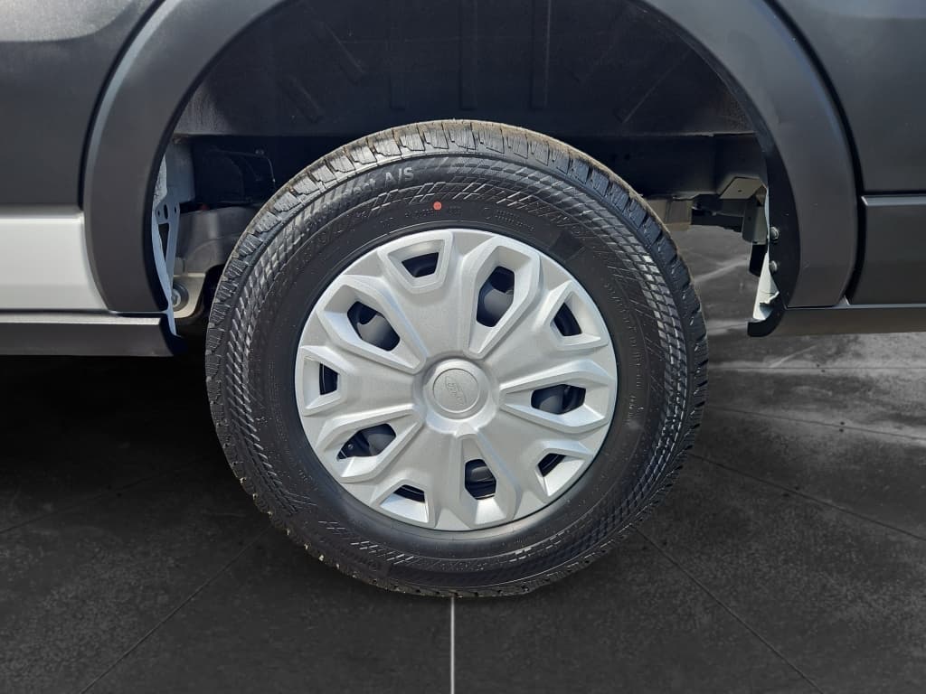2024 Ford E-Transit view 28